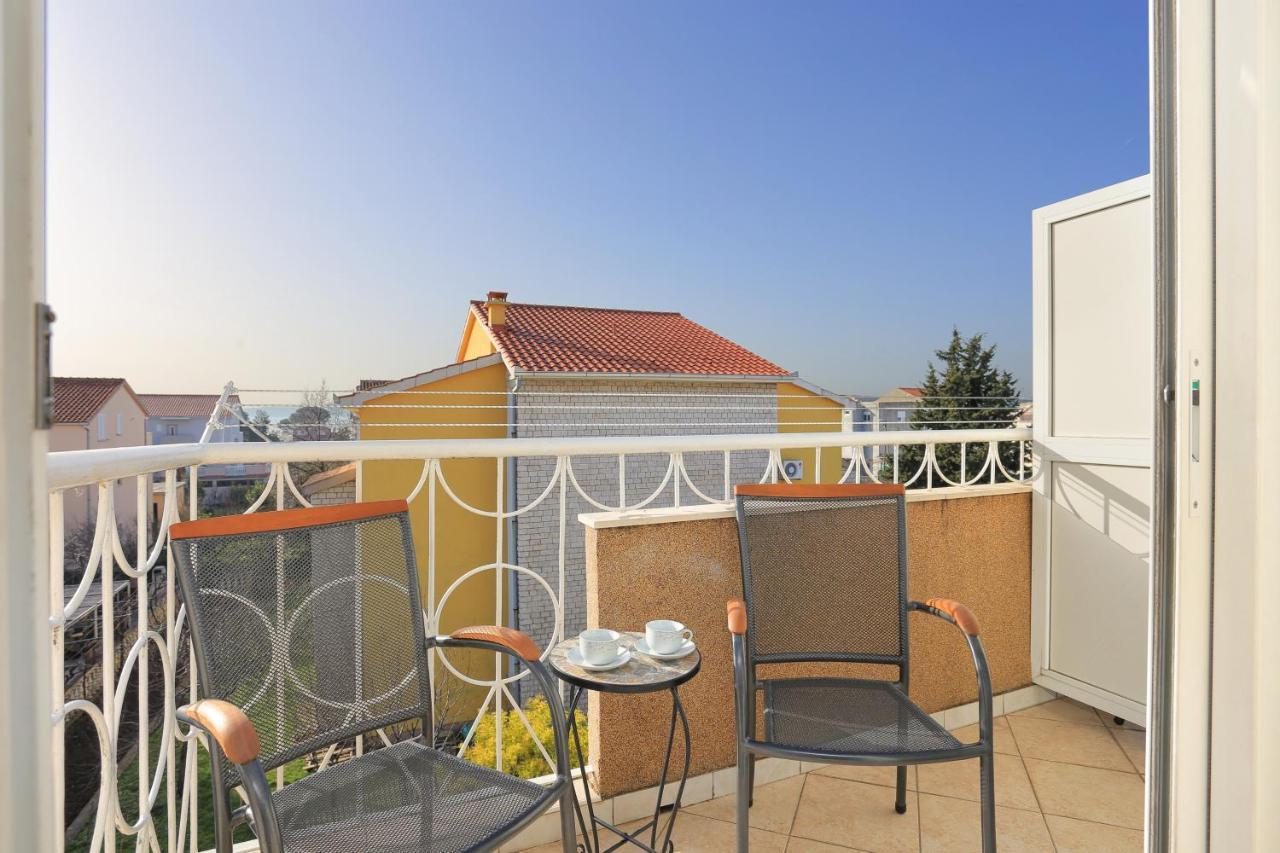 Apartments And Rooms With Parking Space Kastel Stafilic, Kastela - 18673 Exterior foto