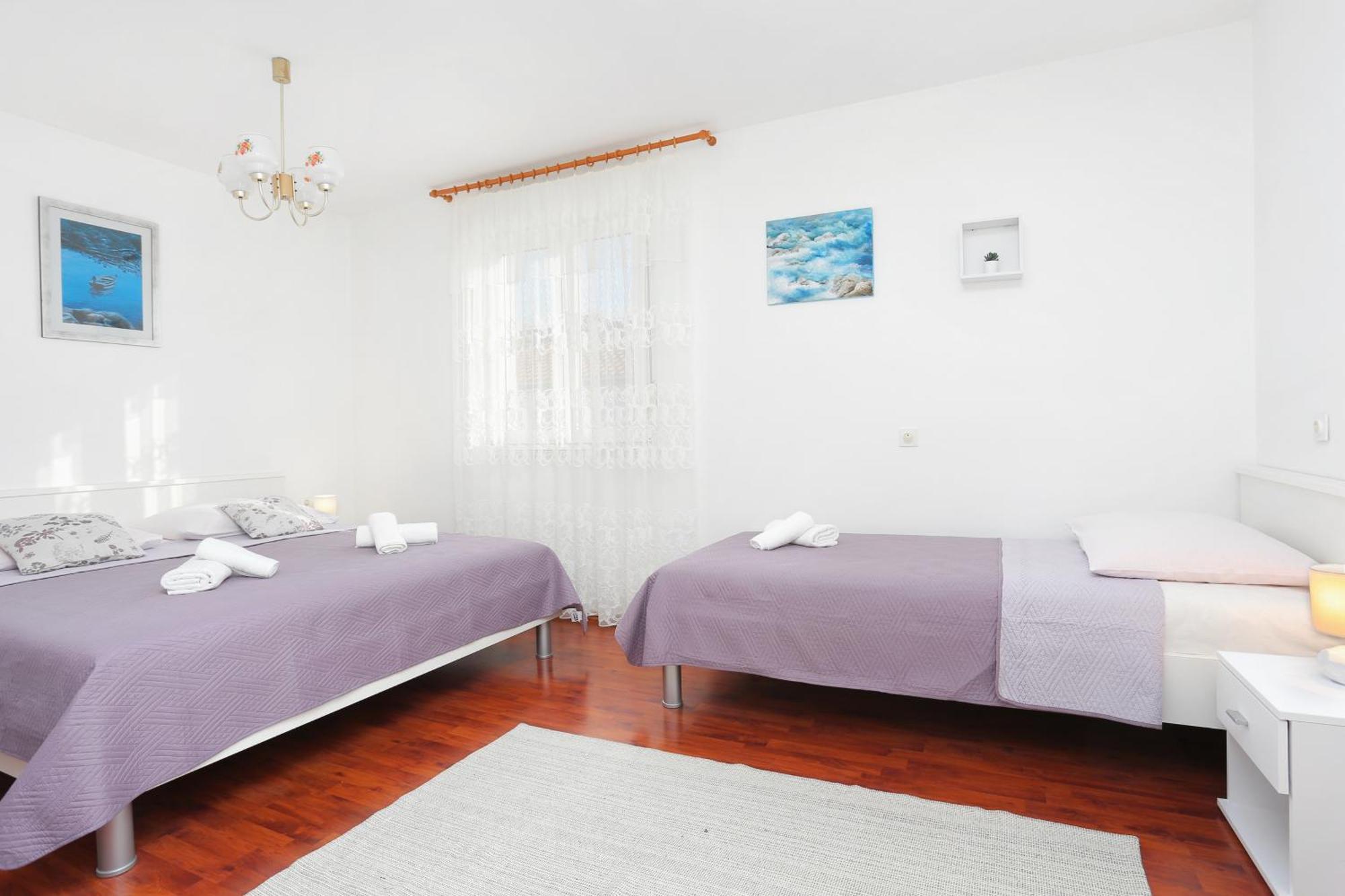 Apartments And Rooms With Parking Space Kastel Stafilic, Kastela - 18673 Zimmer foto