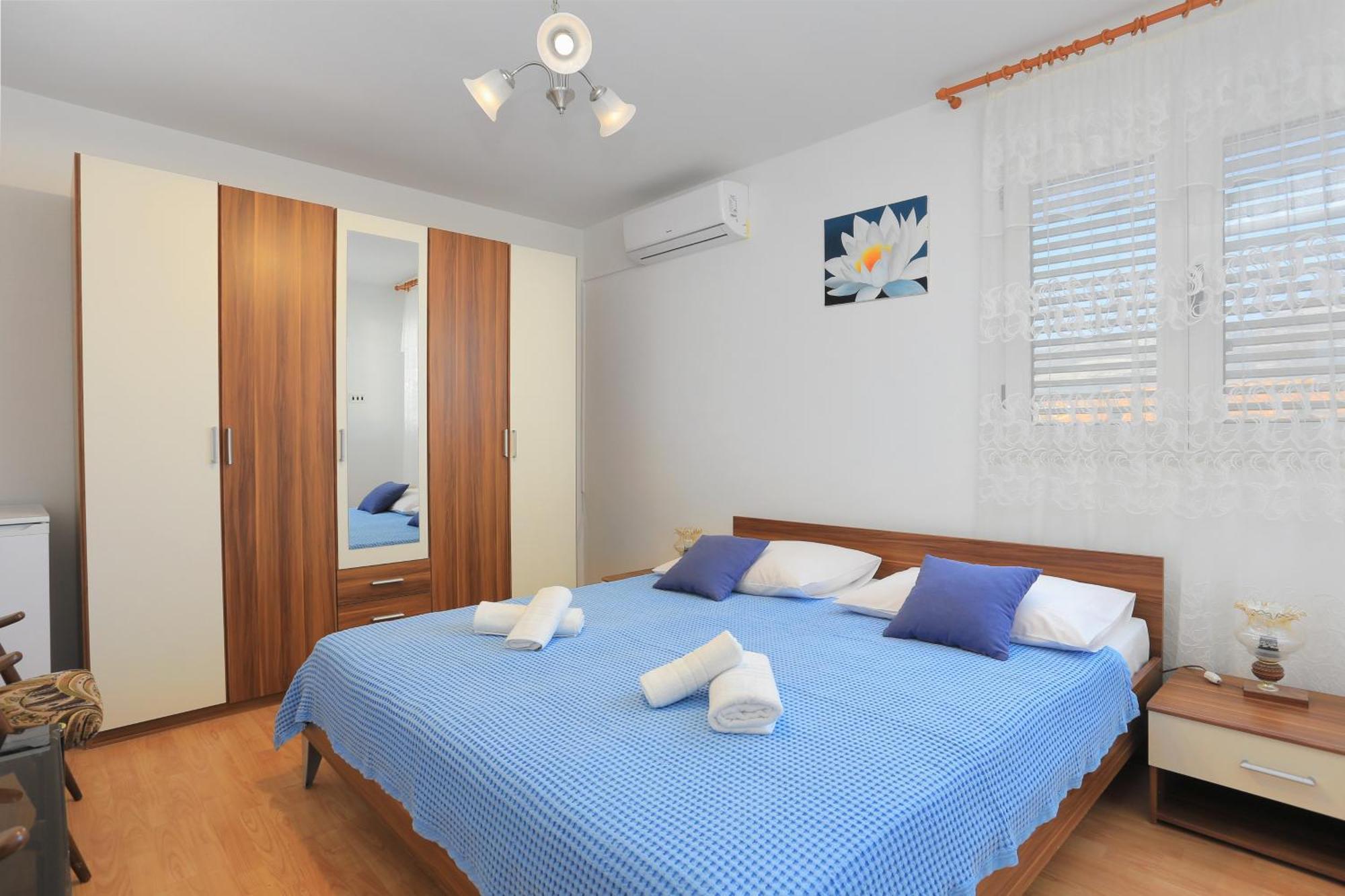 Apartments And Rooms With Parking Space Kastel Stafilic, Kastela - 18673 Zimmer foto